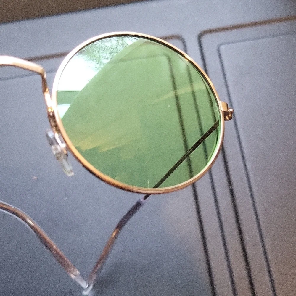 Gold Round Sunnies - Picture 6 of 9